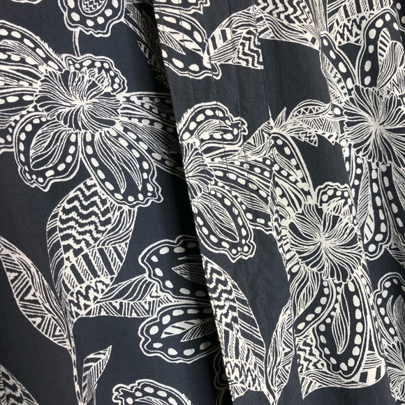 Loft Floral Print Shawl Size XS/S - Oversized Charcoal colored - Picture 4 of 9